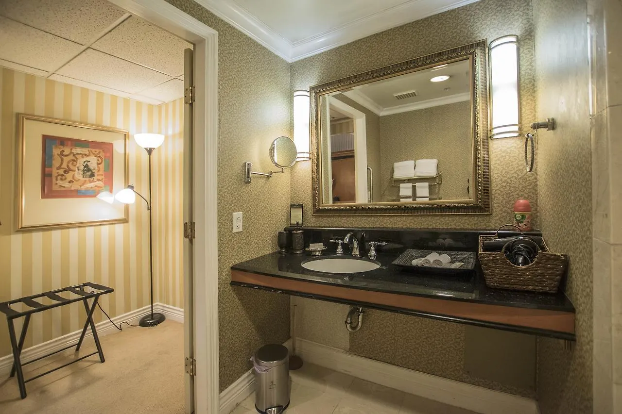 Boutique Suites - Vancouver Aparthotel